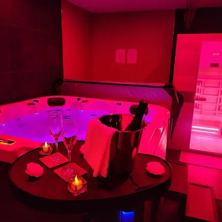 Spacieux Avec Jacuzzi Sauna Billard Privatif En Couple En Famille Ou Entre Amis 公寓 *