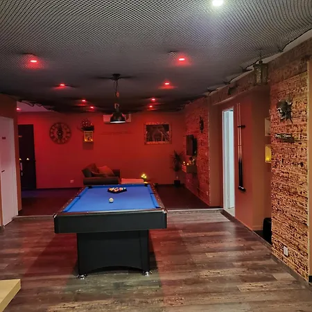 Spacieux Avec Jacuzzi Sauna Billard Privatif En Couple En Famille Ou Entre Amis